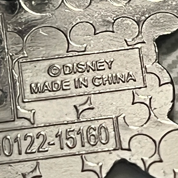 Disney Mickey Mouse Pirate Pin - Picture 5 of 5